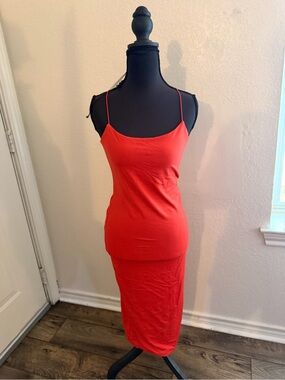 Woman’s Forever 21 dress